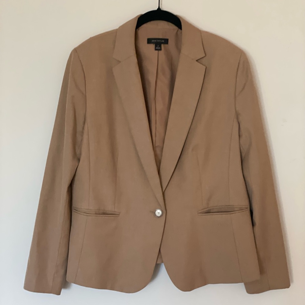 Ann Taylor Classic Women's Blazer in Tan